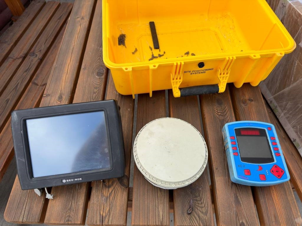 Leica Power Antenna Bluetooth + Power Supply BOX - Sustav navigacije za Građevinski strojevi: slika Leica Power Antenna Bluetooth + Power Supply BOX - Sustav navigacije za Građevinski strojevi Leica Power Antenna Bluetooth + Power Supply BOX - Sustav navigacije za Građevinski strojevi: slika Leica Power Antenna Bluetooth + Power Supply BOX - Sustav navigacije za Građevinski strojevi
