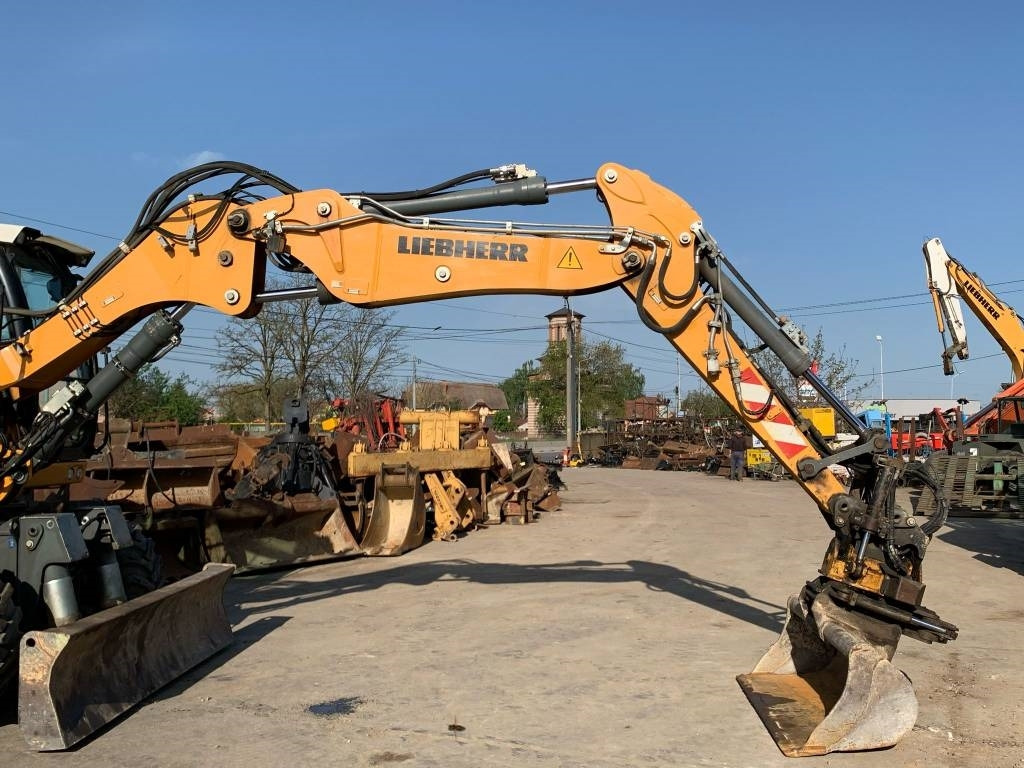 Liebherr A912 Compact+Engcon Rototilt - Bager na kotačima: slika Liebherr A912 Compact+Engcon Rototilt - Bager na kotačima Liebherr A912 Compact+Engcon Rototilt - Bager na kotačima: slika Liebherr A912 Compact+Engcon Rototilt - Bager na kotačima