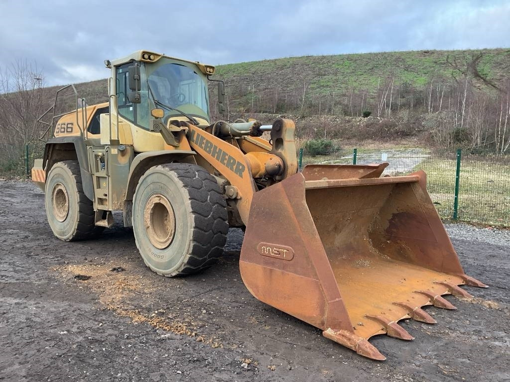 Liebherr L 566 - Utovarivač na kotačima: slika Liebherr L 566 - Utovarivač na kotačima Liebherr L 566 - Utovarivač na kotačima: slika Liebherr L 566 - Utovarivač na kotačima