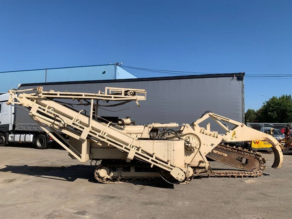 Mastenbroek 1012 - Trenčer: slika Mastenbroek 1012 - Trenčer Mastenbroek 1012 - Trenčer: slika Mastenbroek 1012 - Trenčer