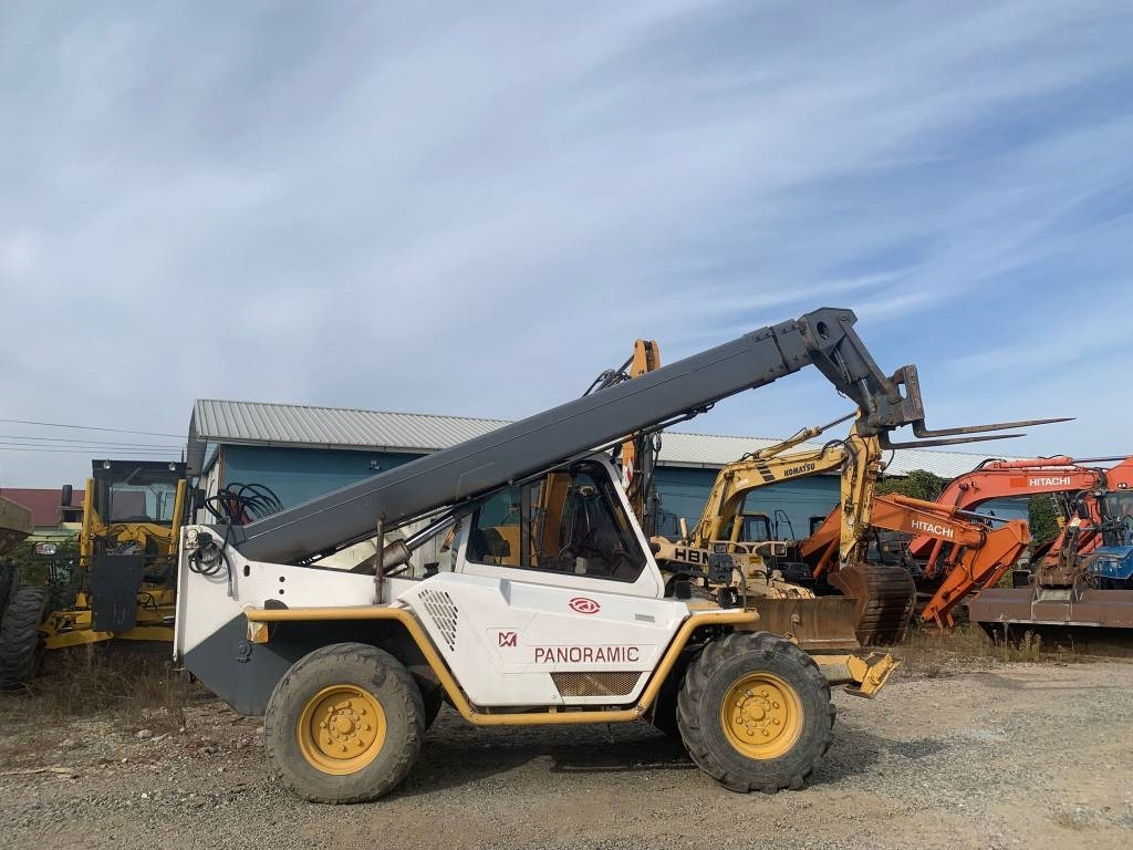 Merlo P 30.13 EVS - Teleskopski rukovatelj: slika Merlo P 30.13 EVS - Teleskopski rukovatelj Merlo P 30.13 EVS - Teleskopski rukovatelj: slika Merlo P 30.13 EVS - Teleskopski rukovatelj