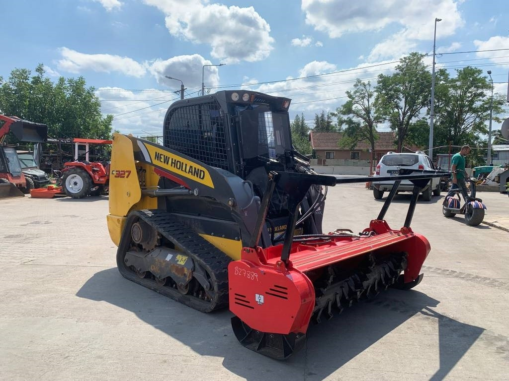 New Holland C327 - Mini utovarivač: slika New Holland C327 - Mini utovarivač New Holland C327 - Mini utovarivač: slika New Holland C327 - Mini utovarivač