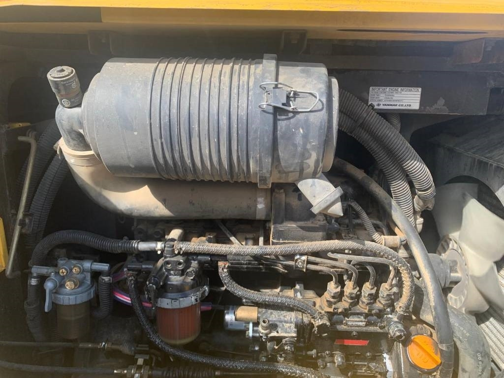 Mini bager New Holland EH 45: slika Mini bager New Holland EH 45 Mini bager New Holland EH 45: slika Mini bager New Holland EH 45