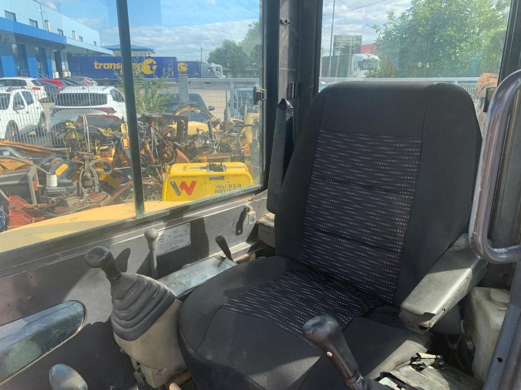 Mini bager New Holland EH 45: slika Mini bager New Holland EH 45 Mini bager New Holland EH 45: slika Mini bager New Holland EH 45