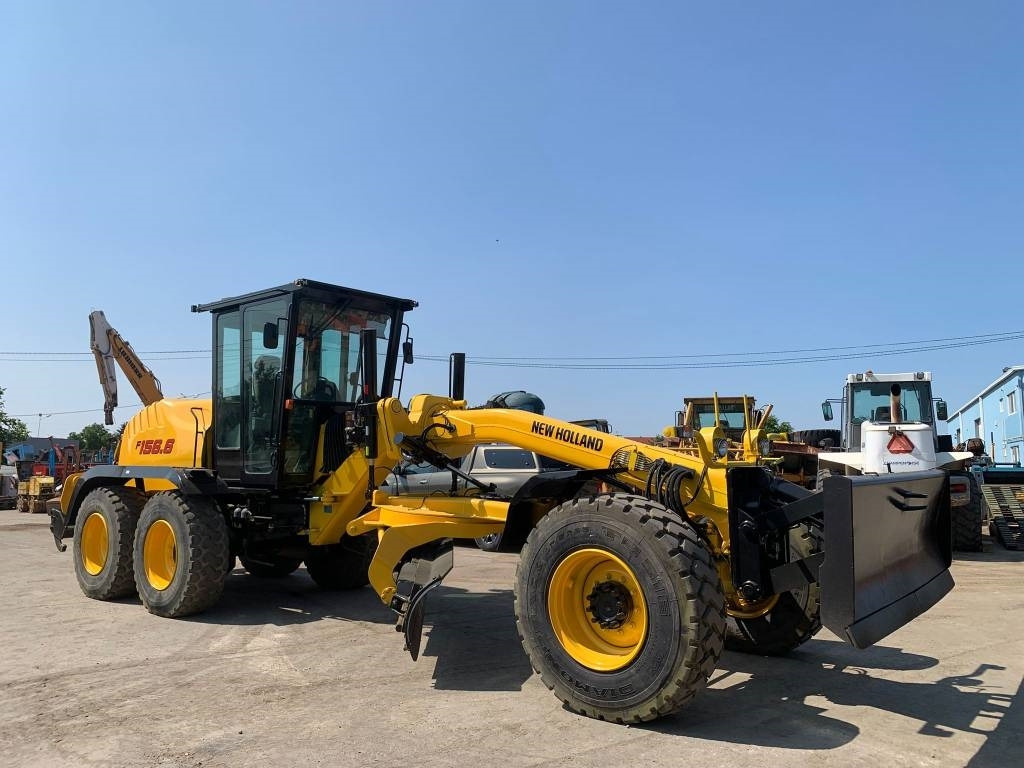 New Holland F 156.6 A - Grejder: slika New Holland F 156.6 A - Grejder New Holland F 156.6 A - Grejder: slika New Holland F 156.6 A - Grejder