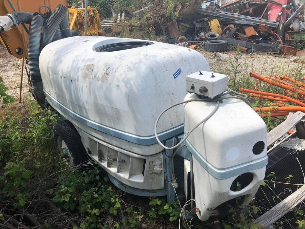 Nicolas TTZ Thomas - Vučena prskalica: slika Nicolas TTZ Thomas - Vučena prskalica Nicolas TTZ Thomas - Vučena prskalica: slika Nicolas TTZ Thomas - Vučena prskalica