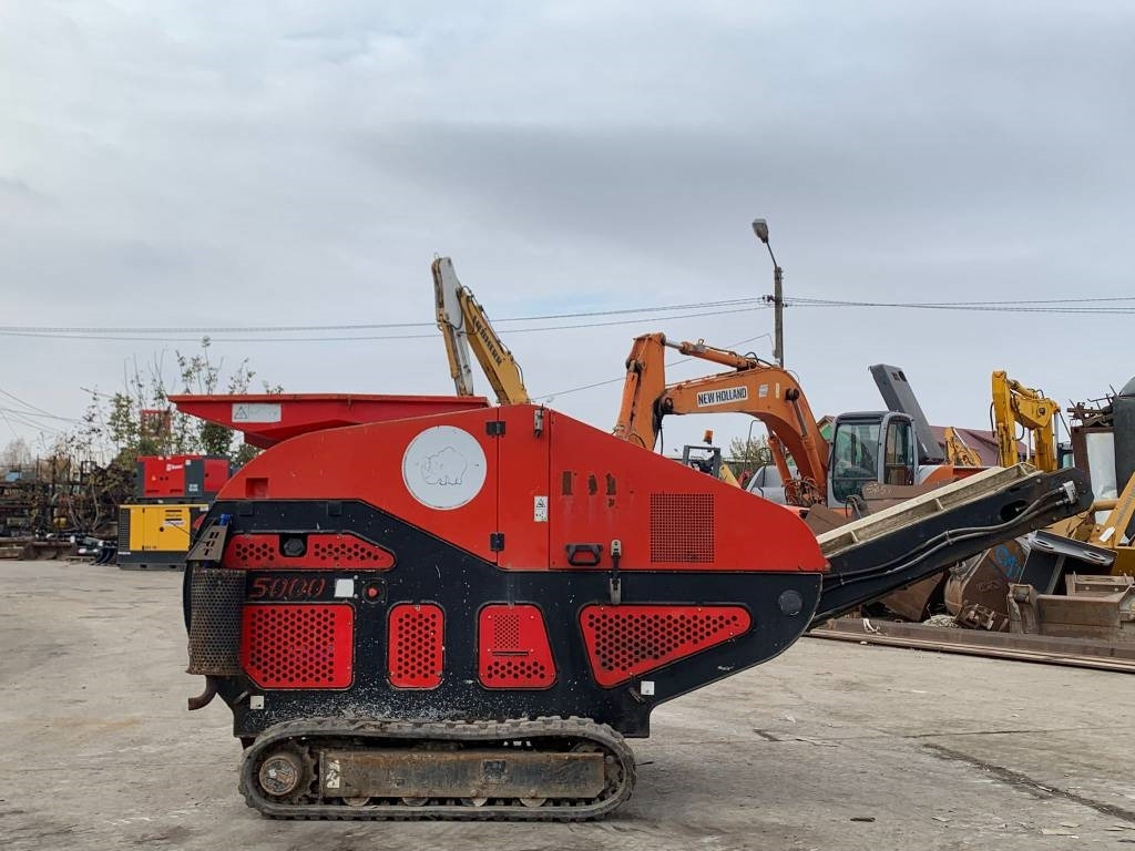 Red Rhino 5000 - Mobilna drobilica: slika Red Rhino 5000 - Mobilna drobilica Red Rhino 5000 - Mobilna drobilica: slika Red Rhino 5000 - Mobilna drobilica