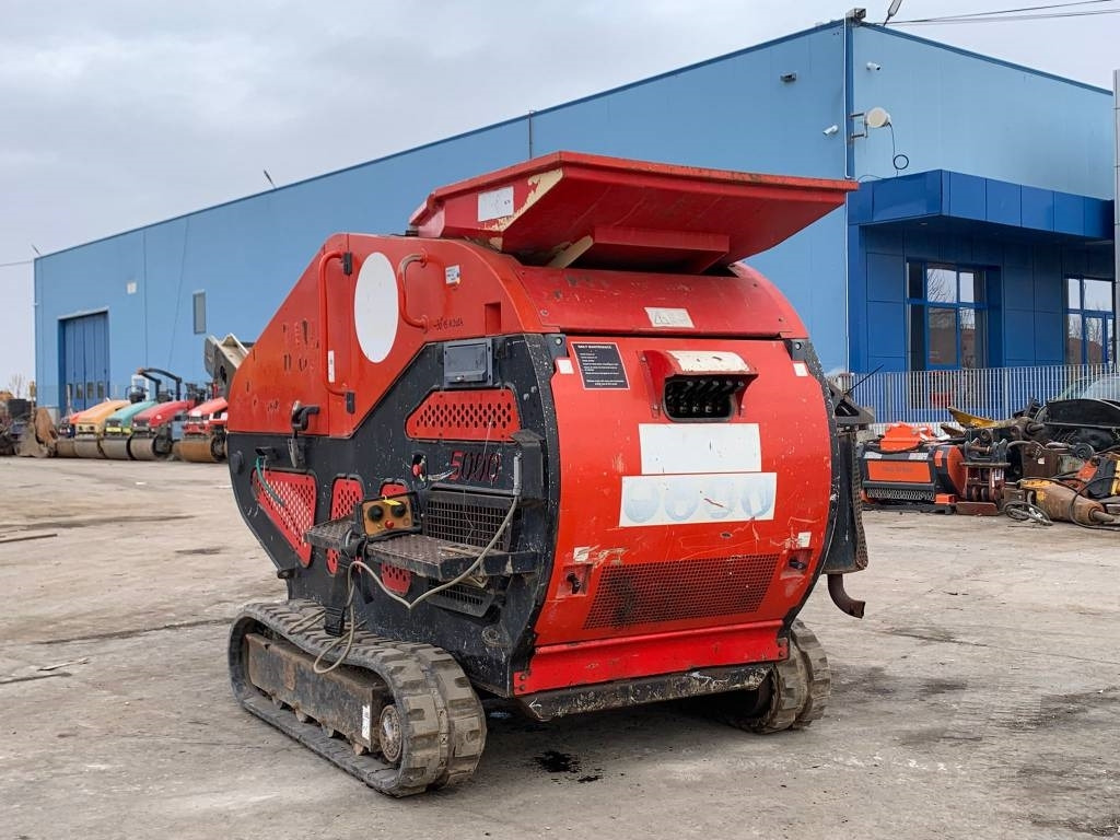 Red Rhino 5000 - Mobilna drobilica: slika Red Rhino 5000 - Mobilna drobilica Red Rhino 5000 - Mobilna drobilica: slika Red Rhino 5000 - Mobilna drobilica