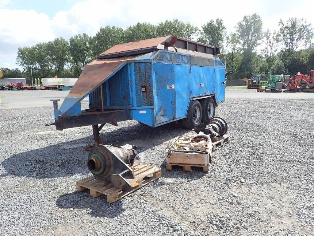 Schredder - Industrijski šreder: slika Schredder - Industrijski šreder Schredder - Industrijski šreder: slika Schredder - Industrijski šreder