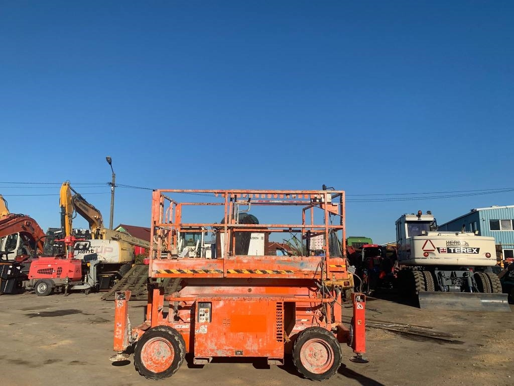 SkyJack SJ 6832 RT - Škarasta podizna platforma: slika SkyJack SJ 6832 RT - Škarasta podizna platforma SkyJack SJ 6832 RT - Škarasta podizna platforma: slika SkyJack SJ 6832 RT - Škarasta podizna platforma