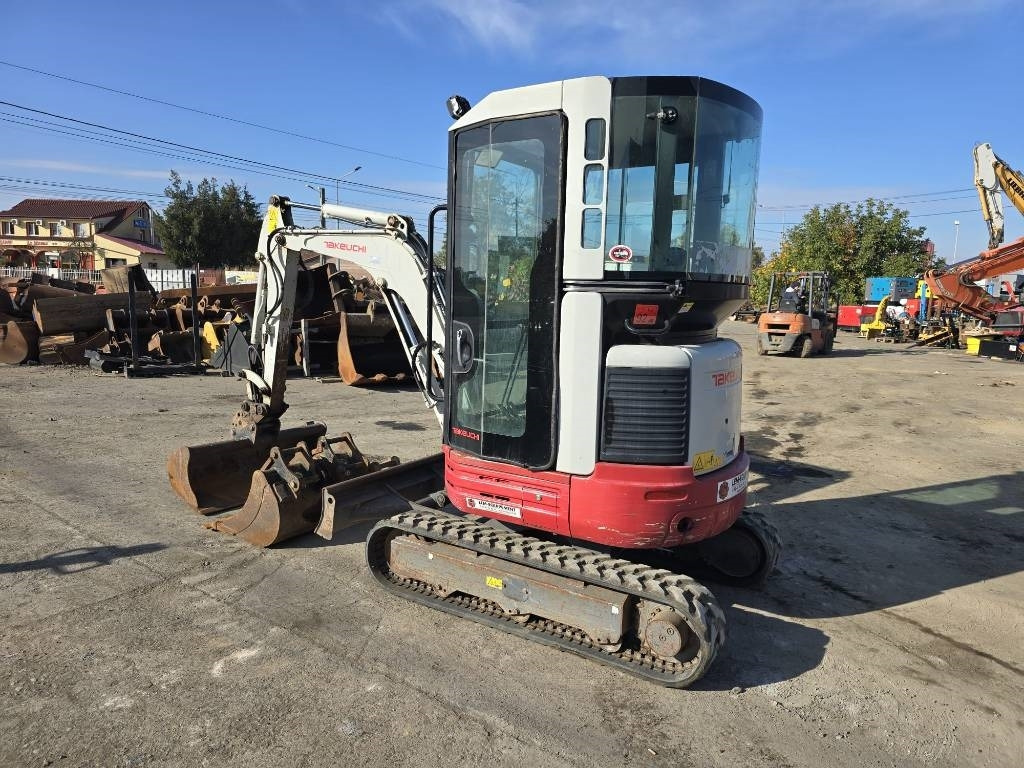 Takeuchi TB 23 R - Mini bager: slika Takeuchi TB 23 R - Mini bager Takeuchi TB 23 R - Mini bager: slika Takeuchi TB 23 R - Mini bager