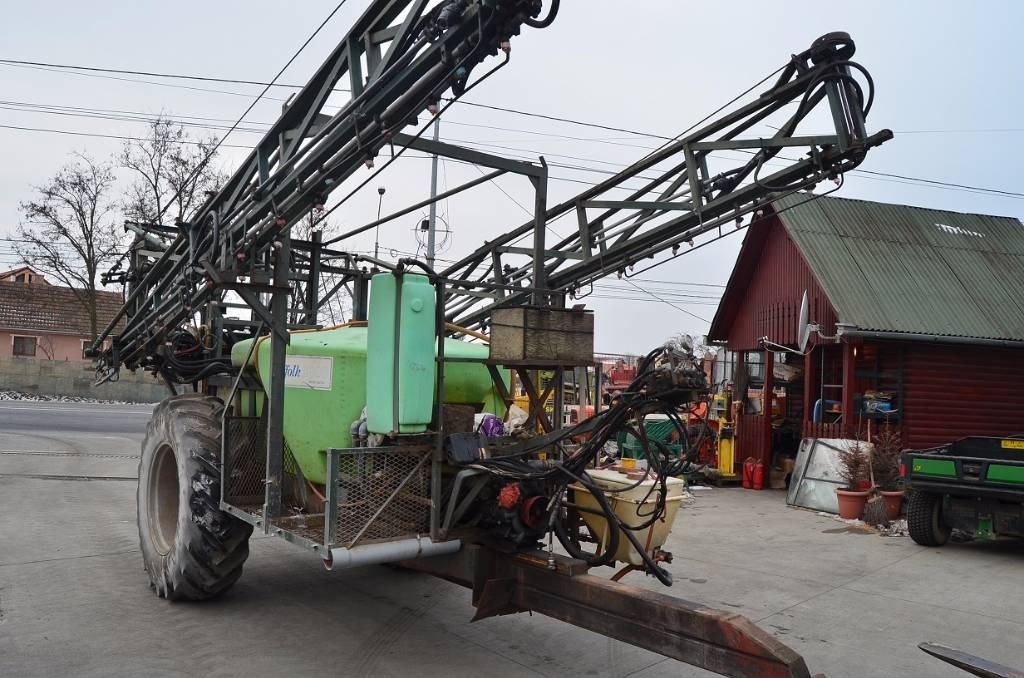 Technoma 2500 - Vučena prskalica: slika Technoma 2500 - Vučena prskalica Technoma 2500 - Vučena prskalica: slika Technoma 2500 - Vučena prskalica