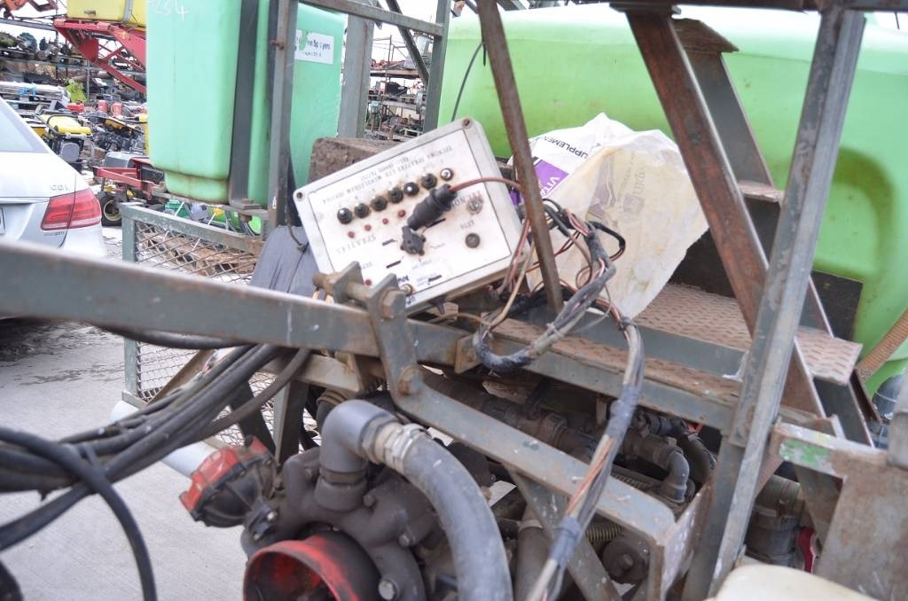 Technoma 2500 - Vučena prskalica: slika Technoma 2500 - Vučena prskalica Technoma 2500 - Vučena prskalica: slika Technoma 2500 - Vučena prskalica