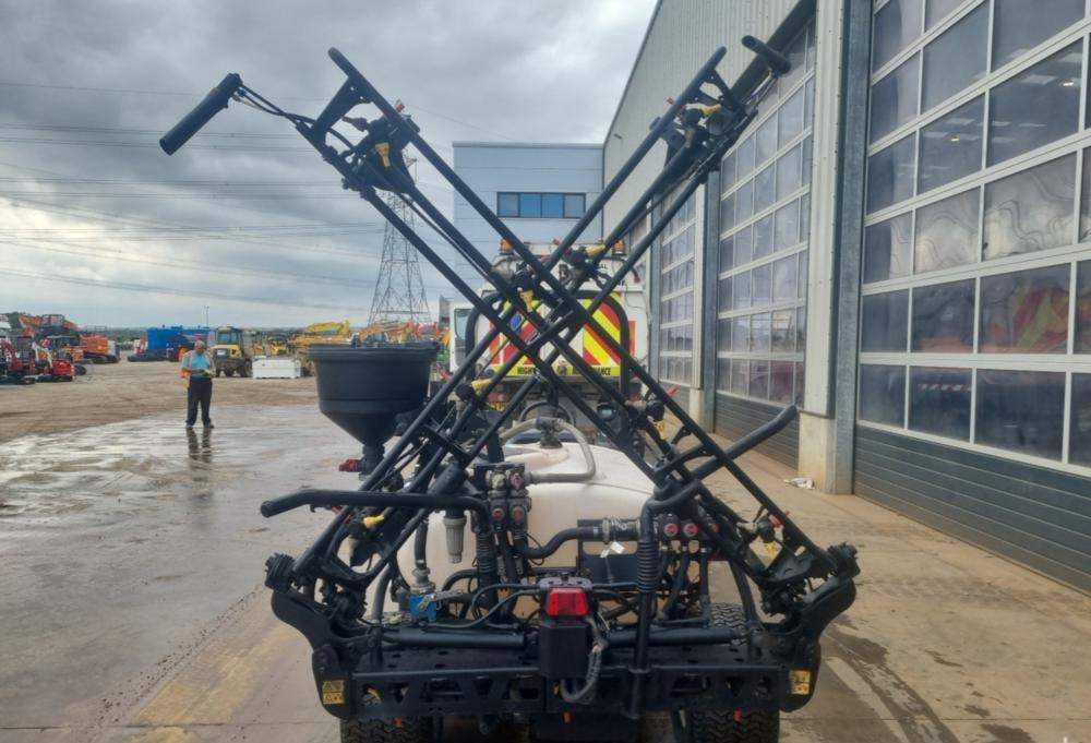 Toro Multi Pro 1750 - Samopogonjena prskalica: slika Toro Multi Pro 1750 - Samopogonjena prskalica Toro Multi Pro 1750 - Samopogonjena prskalica: slika Toro Multi Pro 1750 - Samopogonjena prskalica