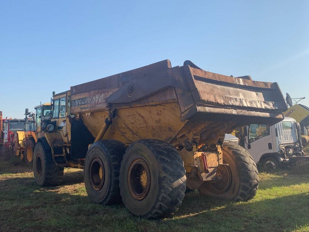 Volvo A 25 C - Zglobni istovarivač: slika Volvo A 25 C - Zglobni istovarivač Volvo A 25 C - Zglobni istovarivač: slika Volvo A 25 C - Zglobni istovarivač