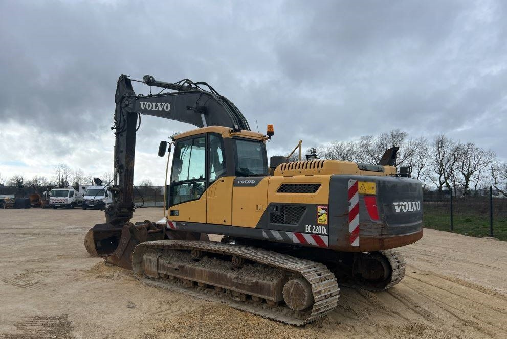 Volvo EC 220 DL - Bager gusjeničar: slika Volvo EC 220 DL - Bager gusjeničar Volvo EC 220 DL - Bager gusjeničar: slika Volvo EC 220 DL - Bager gusjeničar