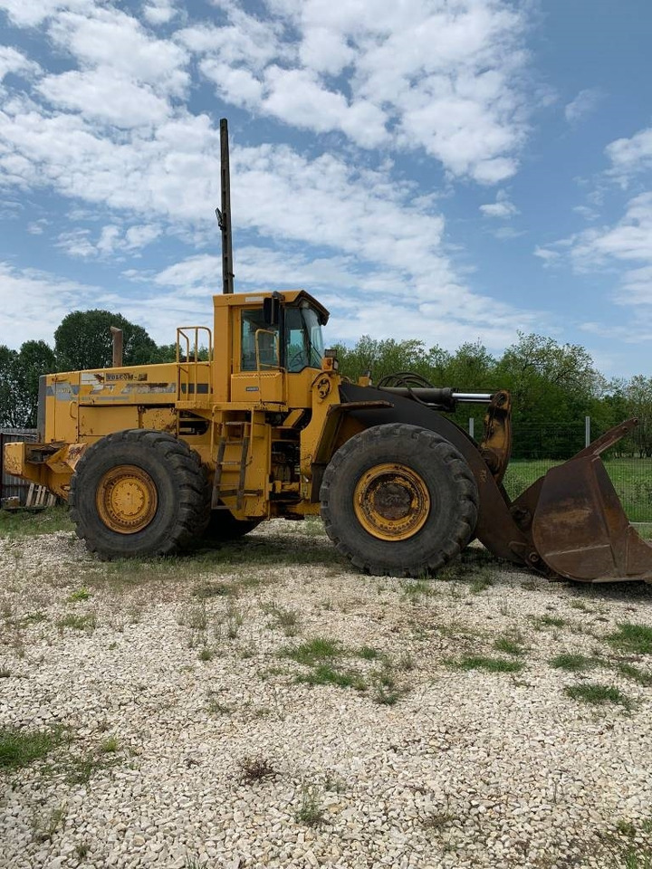 Volvo L330C - Utovarivač na kotačima: slika Volvo L330C - Utovarivač na kotačima Volvo L330C - Utovarivač na kotačima: slika Volvo L330C - Utovarivač na kotačima