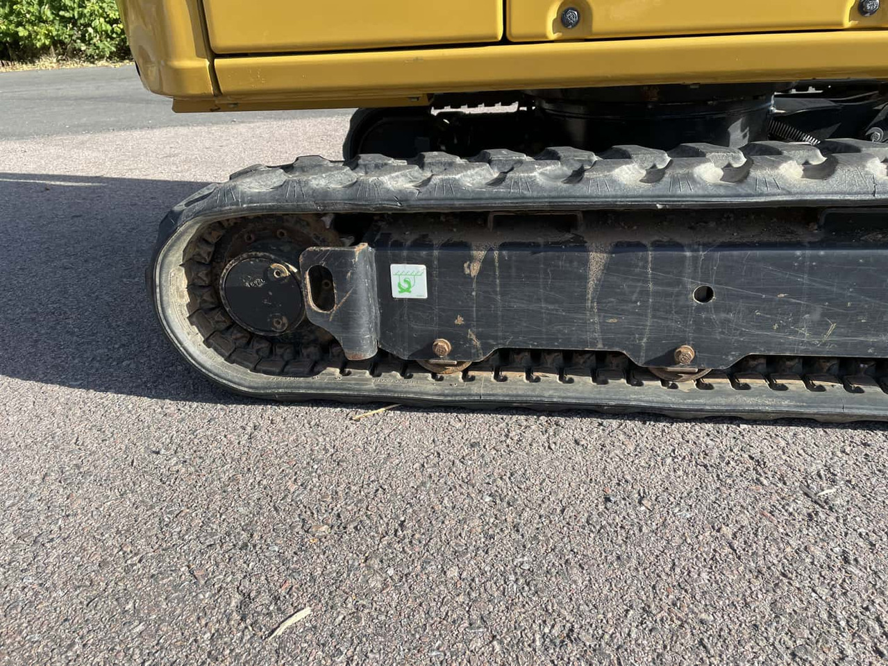 CATERPILLAR 301.8 - Mini bager: slika CATERPILLAR 301.8 - Mini bager CATERPILLAR 301.8 - Mini bager: slika CATERPILLAR 301.8 - Mini bager