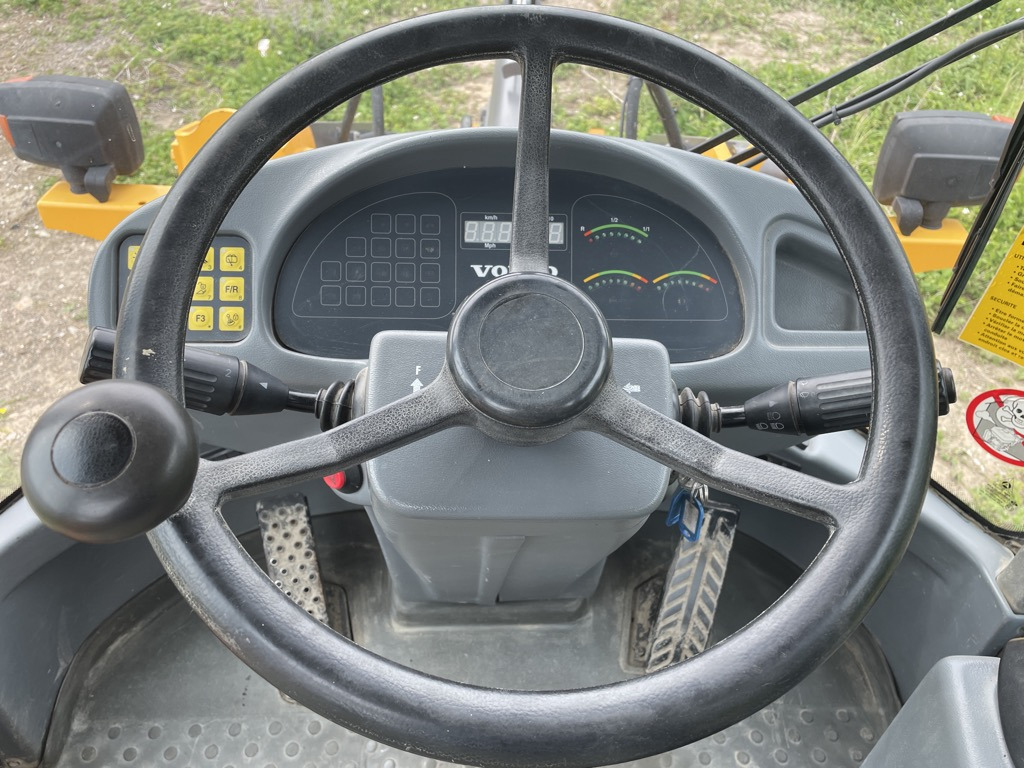 Volvo L30B PRO - Utovarivač na kotačima: slika Volvo L30B PRO - Utovarivač na kotačima Volvo L30B PRO - Utovarivač na kotačima: slika Volvo L30B PRO - Utovarivač na kotačima