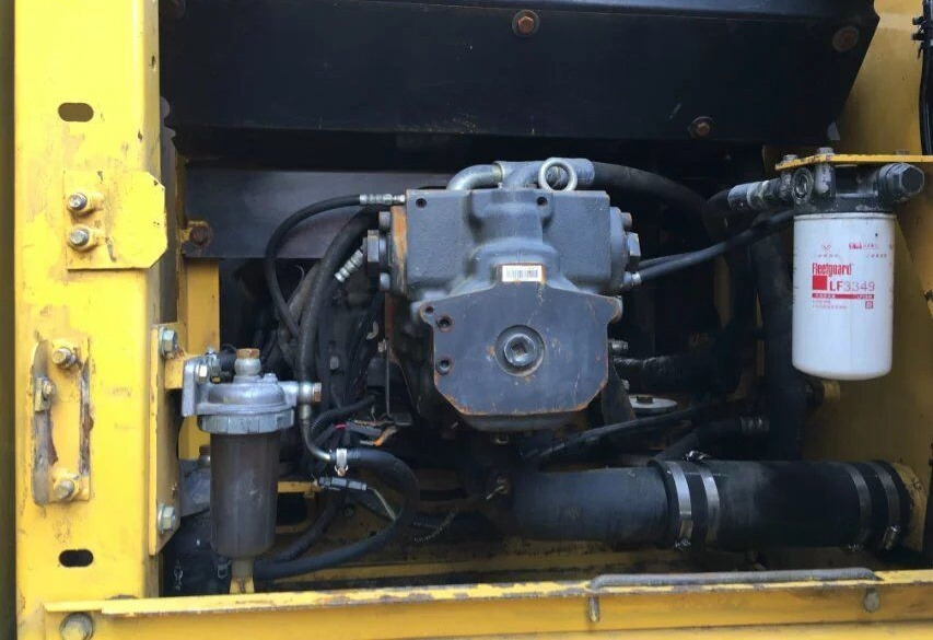 Komatsu PC220-7 - Mini bager: slika Komatsu PC220-7 - Mini bager Komatsu PC220-7 - Mini bager: slika Komatsu PC220-7 - Mini bager