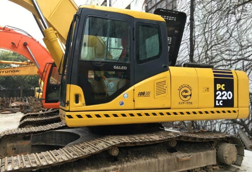 Komatsu PC220-7 - Mini bager: slika Komatsu PC220-7 - Mini bager Komatsu PC220-7 - Mini bager: slika Komatsu PC220-7 - Mini bager