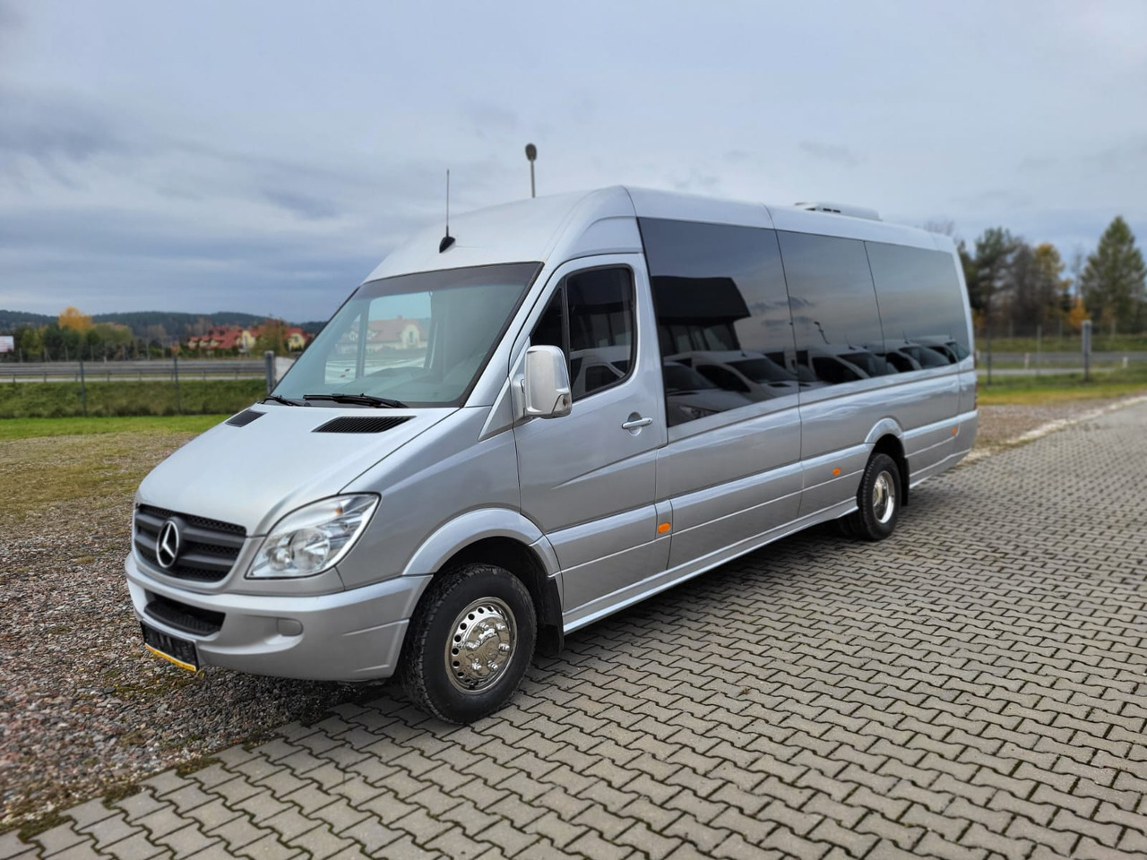 Mercedes-Benz Sprinter 519 CDI 24 places + 4 standing - Prigradski autobus: slika Mercedes-Benz Sprinter 519 CDI 24 places + 4 standing - Prigradski autobus Mercedes-Benz Sprinter 519 CDI 24 places + 4 standing - Prigradski autobus: slika Mercedes-Benz Sprinter 519 CDI 24 places + 4 standing - Prigradski autobus