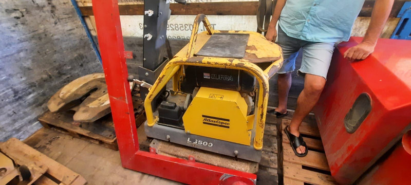 Atlas-Copco Rüttelplatte LJ500 - Vibro ploča: slika Atlas-Copco Rüttelplatte LJ500 - Vibro ploča Atlas-Copco Rüttelplatte LJ500 - Vibro ploča: slika Atlas-Copco Rüttelplatte LJ500 - Vibro ploča