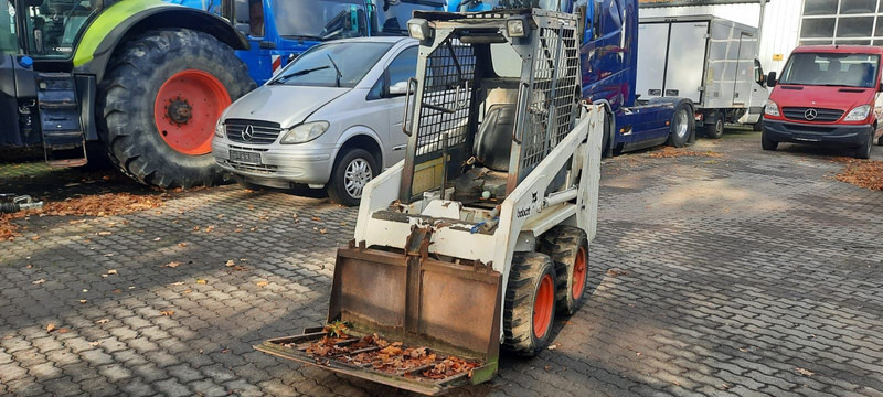 Bobcat 443 4x4 Radlader - Mini utovarivač: slika Bobcat 443 4x4 Radlader - Mini utovarivač Bobcat 443 4x4 Radlader - Mini utovarivač: slika Bobcat 443 4x4 Radlader - Mini utovarivač