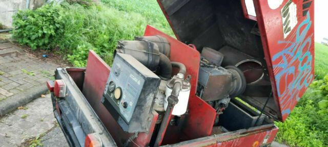 Doosan F 30 - Zračni kompresor: slika Doosan F 30 - Zračni kompresor Doosan F 30 - Zračni kompresor: slika Doosan F 30 - Zračni kompresor