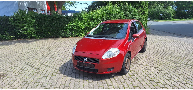 Fiat Punto - Automobil: slika Fiat Punto - Automobil Fiat Punto - Automobil: slika Fiat Punto - Automobil