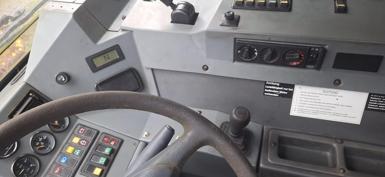 Grove GMK3055 6x6 55To.43Meter - Kamion s kranom: slika Grove GMK3055 6x6 55To.43Meter - Kamion s kranom Grove GMK3055 6x6 55To.43Meter - Kamion s kranom: slika Grove GMK3055 6x6 55To.43Meter - Kamion s kranom