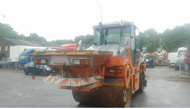 Hamm DV90 VO mit Streuer Klima German Maschine - Valjak: slika Hamm DV90 VO mit Streuer Klima German Maschine - Valjak Hamm DV90 VO mit Streuer Klima German Maschine - Valjak: slika Hamm DV90 VO mit Streuer Klima German Maschine - Valjak