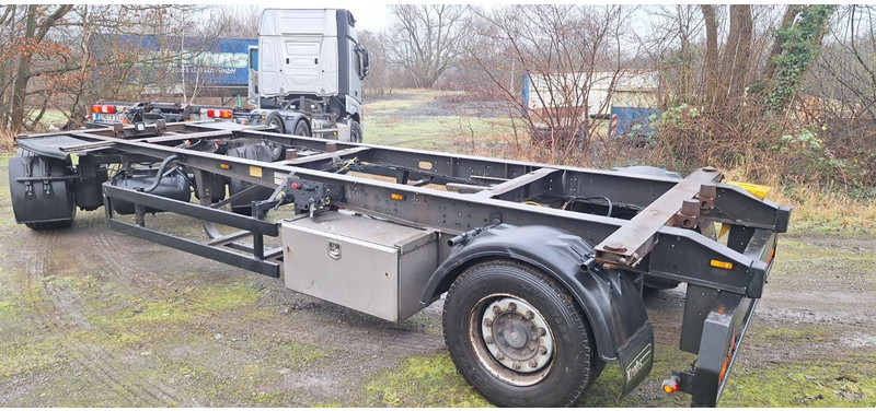 Kögel AWE 20 BDF Anhänger - Transporter kontejnera/ Prikolica s izmjenjivim sanducima: slika Kögel AWE 20 BDF Anhänger - Transporter kontejnera/ Prikolica s izmjenjivim sanducima Kögel AWE 20 BDF Anhänger - Transporter kontejnera/ Prikolica s izmjenjivim sanducima: slika Kögel AWE 20 BDF Anhänger - Transporter kontejnera/ Prikolica s izmjenjivim sanducima