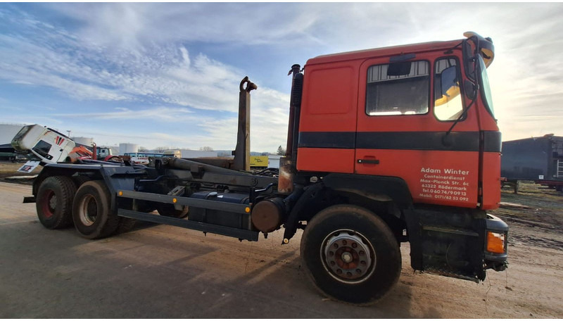 MAN 26.272 K Abroller Blatt/Blatt 6x4 - Kamion s kukastom dizalicom: slika MAN 26.272 K Abroller Blatt/Blatt 6x4 - Kamion s kukastom dizalicom MAN 26.272 K Abroller Blatt/Blatt 6x4 - Kamion s kukastom dizalicom: slika MAN 26.272 K Abroller Blatt/Blatt 6x4 - Kamion s kukastom dizalicom