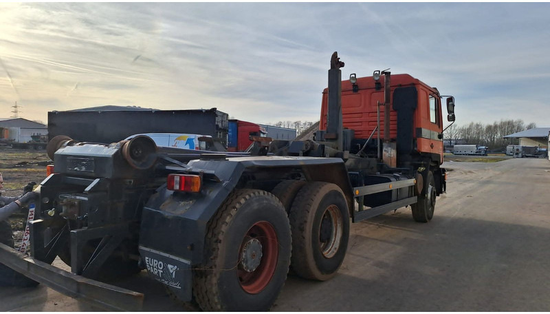 MAN 26.272 K Abroller Blatt/Blatt 6x4 - Kamion s kukastom dizalicom: slika MAN 26.272 K Abroller Blatt/Blatt 6x4 - Kamion s kukastom dizalicom MAN 26.272 K Abroller Blatt/Blatt 6x4 - Kamion s kukastom dizalicom: slika MAN 26.272 K Abroller Blatt/Blatt 6x4 - Kamion s kukastom dizalicom