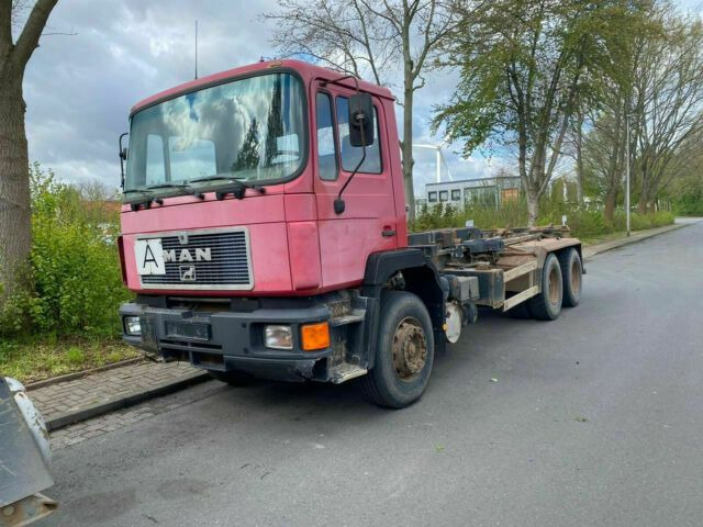 MAN 26.372K 6x4 Abrollkipper AHK Blatt/Blatt - Kamion s kukastom dizalicom: slika MAN 26.372K 6x4 Abrollkipper AHK Blatt/Blatt - Kamion s kukastom dizalicom MAN 26.372K 6x4 Abrollkipper AHK Blatt/Blatt - Kamion s kukastom dizalicom: slika MAN 26.372K 6x4 Abrollkipper AHK Blatt/Blatt - Kamion s kukastom dizalicom