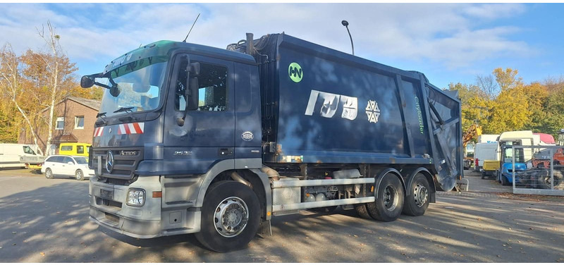 Mercedes-Benz 2632 Müllwgen 6x2 M.Haus E5 Blatt/Luft - Kamion za odvoz smeća: slika Mercedes-Benz 2632 Müllwgen 6x2 M.Haus E5 Blatt/Luft - Kamion za odvoz smeća Mercedes-Benz 2632 Müllwgen 6x2 M.Haus E5 Blatt/Luft - Kamion za odvoz smeća: slika Mercedes-Benz 2632 Müllwgen 6x2 M.Haus E5 Blatt/Luft - Kamion za odvoz smeća