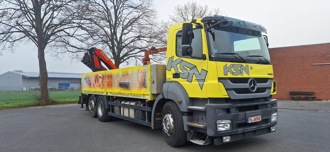 Mercedes-Benz 2636 Axor 3-Achser 6x2 mit Kran PK14002+Funk - Kamion s otvorenim sandukom, Kamion s kranom: slika Mercedes-Benz 2636 Axor 3-Achser 6x2 mit Kran PK14002+Funk - Kamion s otvorenim sandukom, Kamion s kranom Mercedes-Benz 2636 Axor 3-Achser 6x2 mit Kran PK14002+Funk - Kamion s otvorenim sandukom, Kamion s kranom: slika Mercedes-Benz 2636 Axor 3-Achser 6x2 mit Kran PK14002+Funk - Kamion s otvorenim sandukom, Kamion s kranom