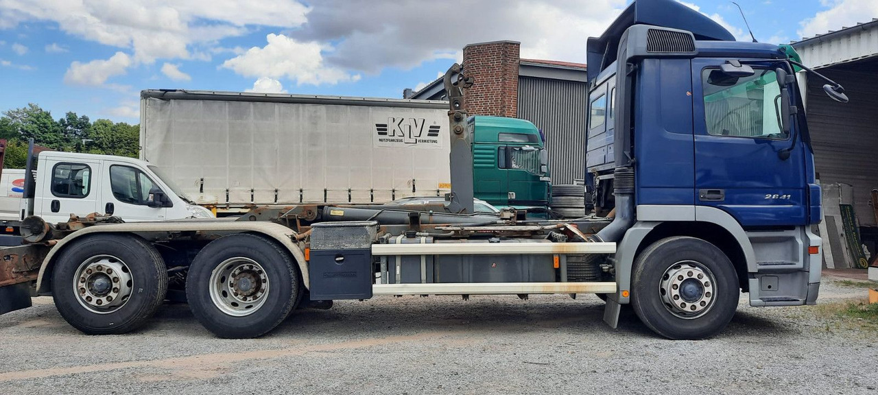 Mercedes-Benz 2641K 6x2 Abroller M-Haus Klima - Kamion s kukastom dizalicom: slika Mercedes-Benz 2641K 6x2 Abroller M-Haus Klima - Kamion s kukastom dizalicom Mercedes-Benz 2641K 6x2 Abroller M-Haus Klima - Kamion s kukastom dizalicom: slika Mercedes-Benz 2641K 6x2 Abroller M-Haus Klima - Kamion s kukastom dizalicom
