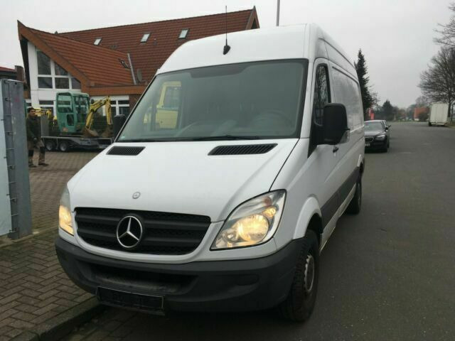 Mercedes-Benz 313 cdi Sprinter German Truck - Furgon: slika Mercedes-Benz 313 cdi Sprinter German Truck - Furgon Mercedes-Benz 313 cdi Sprinter German Truck - Furgon: slika Mercedes-Benz 313 cdi Sprinter German Truck - Furgon