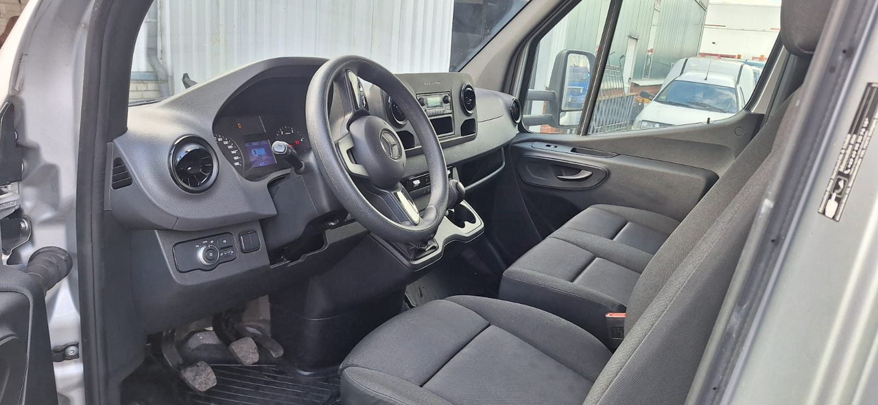 Mercedes-Benz 315 317 319 Sprinter III Koffer - Dostavno vozilo sa zatvorenim sandukom: slika Mercedes-Benz 315 317 319 Sprinter III Koffer - Dostavno vozilo sa zatvorenim sandukom Mercedes-Benz 315 317 319 Sprinter III Koffer - Dostavno vozilo sa zatvorenim sandukom: slika Mercedes-Benz 315 317 319 Sprinter III Koffer - Dostavno vozilo sa zatvorenim sandukom