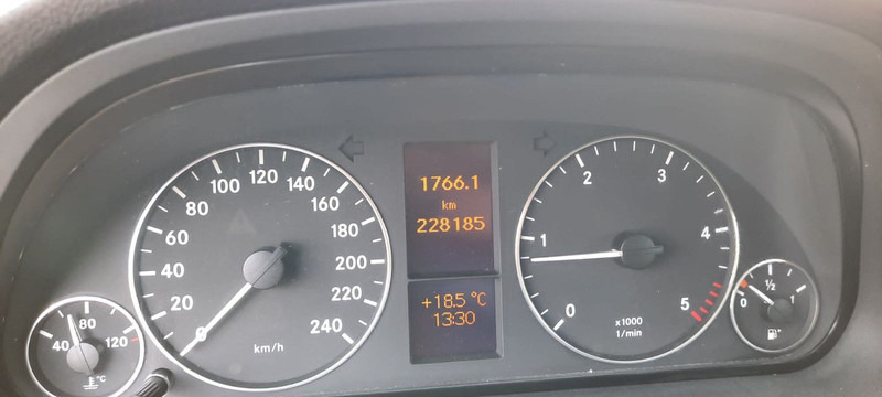 Mercedes-Benz A-Klasse 180 A 180 CDI AVANTGARDE - Automobil: slika Mercedes-Benz A-Klasse 180 A 180 CDI AVANTGARDE - Automobil Mercedes-Benz A-Klasse 180 A 180 CDI AVANTGARDE - Automobil: slika Mercedes-Benz A-Klasse 180 A 180 CDI AVANTGARDE - Automobil