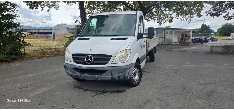 Mercedes-Benz Sprinter 316 - Dostavno vozilo s ravnom platformom: slika Mercedes-Benz Sprinter 316 - Dostavno vozilo s ravnom platformom Mercedes-Benz Sprinter 316 - Dostavno vozilo s ravnom platformom: slika Mercedes-Benz Sprinter 316 - Dostavno vozilo s ravnom platformom