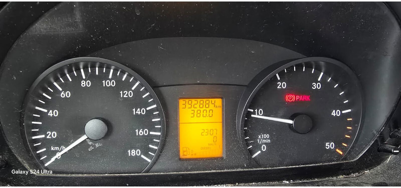 Dostavno vozilo s ravnom platformom Mercedes-Benz Sprinter 316: slika Dostavno vozilo s ravnom platformom Mercedes-Benz Sprinter 316