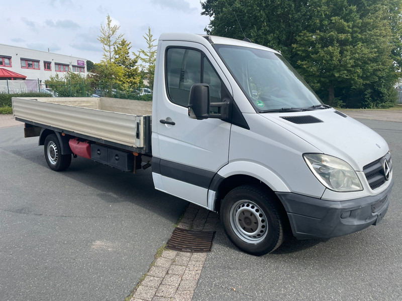 Mercedes-Benz Sprinter 316 - Dostavno vozilo s ravnom platformom: slika Mercedes-Benz Sprinter 316 - Dostavno vozilo s ravnom platformom Mercedes-Benz Sprinter 316 - Dostavno vozilo s ravnom platformom: slika Mercedes-Benz Sprinter 316 - Dostavno vozilo s ravnom platformom