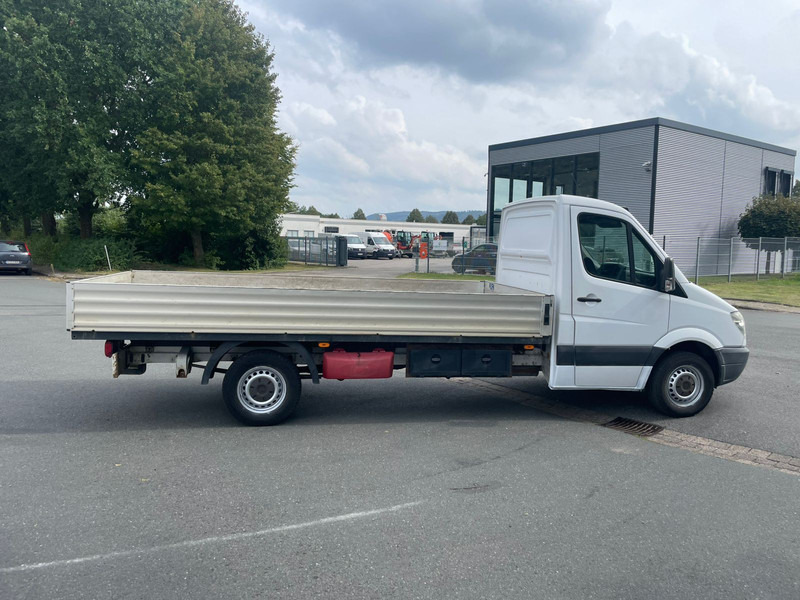 Dostavno vozilo s ravnom platformom Mercedes-Benz Sprinter 316: slika Dostavno vozilo s ravnom platformom Mercedes-Benz Sprinter 316