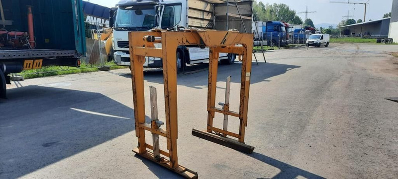 JCB Steinzange Kinshofer - Priključak: slika JCB Steinzange Kinshofer - Priključak JCB Steinzange Kinshofer - Priključak: slika JCB Steinzange Kinshofer - Priključak