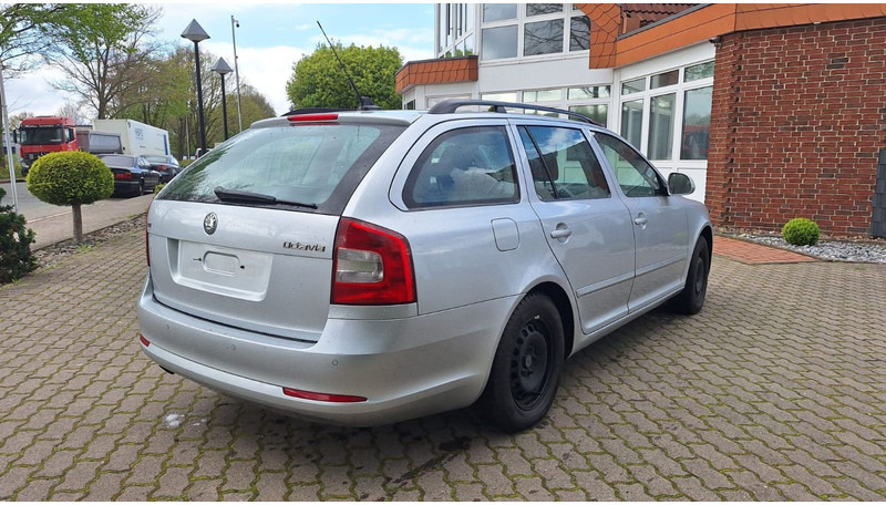 Škoda Octavia - Automobil: slika Škoda Octavia - Automobil Škoda Octavia - Automobil: slika Škoda Octavia - Automobil