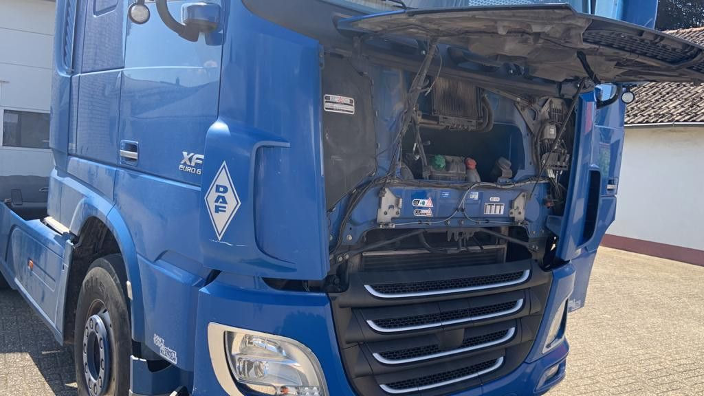DAF XF 106.440PS SC SZM Top zustand 1-Hand - Tegljač: slika DAF XF 106.440PS SC SZM Top zustand 1-Hand - Tegljač DAF XF 106.440PS SC SZM Top zustand 1-Hand - Tegljač: slika DAF XF 106.440PS SC SZM Top zustand 1-Hand - Tegljač