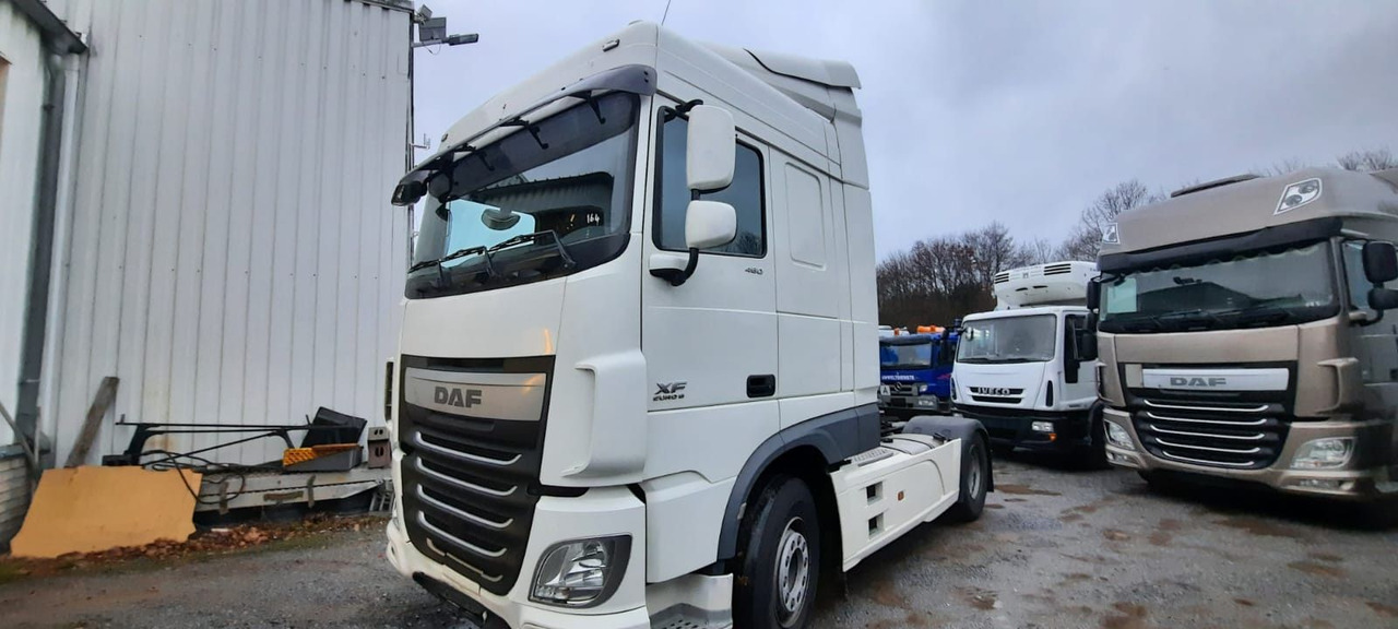DAF XF106- 460 Space Cap Vollaustt.Top Top Zus - Tegljač: slika DAF XF106- 460 Space Cap Vollaustt.Top Top Zus - Tegljač DAF XF106- 460 Space Cap Vollaustt.Top Top Zus - Tegljač: slika DAF XF106- 460 Space Cap Vollaustt.Top Top Zus - Tegljač